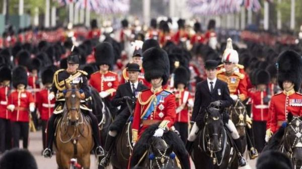 Четыре дня торжеств и гуляний: в Британии празднуют Платиновый юбилей королевы