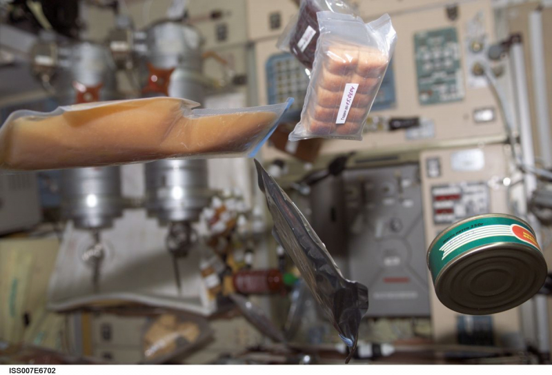 Российские космонавты могут перейти на американские рационы питания