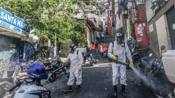 Двойной удар по Болсонару: политический и коронавирусный кризисы в Бразилии