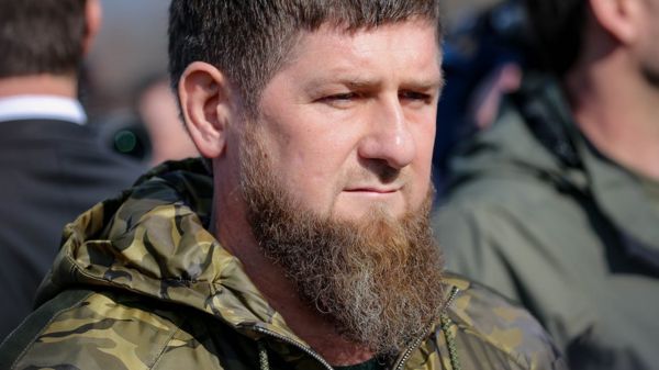 Кадыров назвал "нелюдями" журналистов "Новой газеты" и призвал ФСБ остановить их