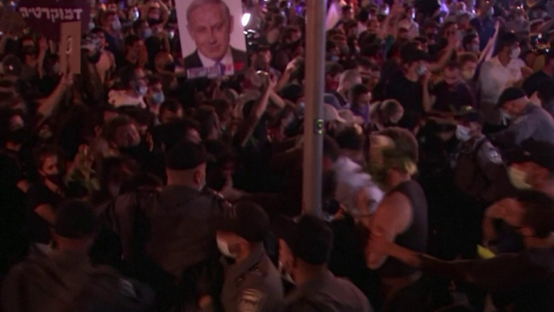 Протесты в Израиле: люди требуют отставки Нетаньяху из-за эпидемии и коррупции