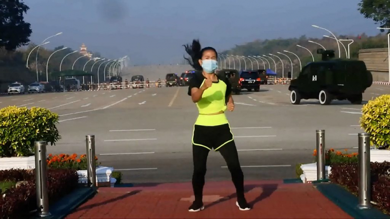 "Стреляйте в меня": как монахиня пытается остановить насилие в Мьянме