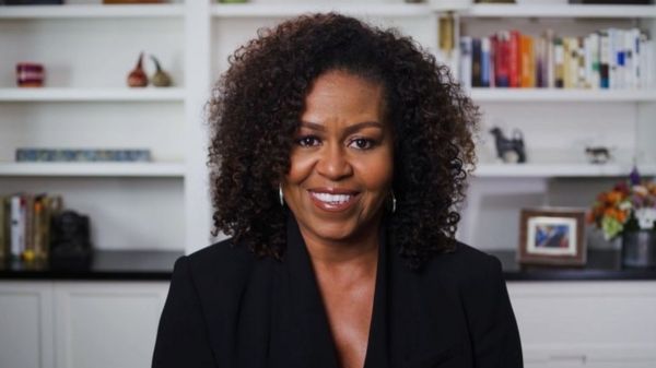 Вязание и плавание. Чем Мишель Обама собирается заняться на пенсии