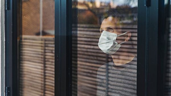 Коронавирус: Европа расследует связь между AstraZeneca и возникновением тромбов