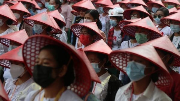 "Они просто открыли огонь". Хаос в Мьянме: стрельба на поражение, десятки убитых