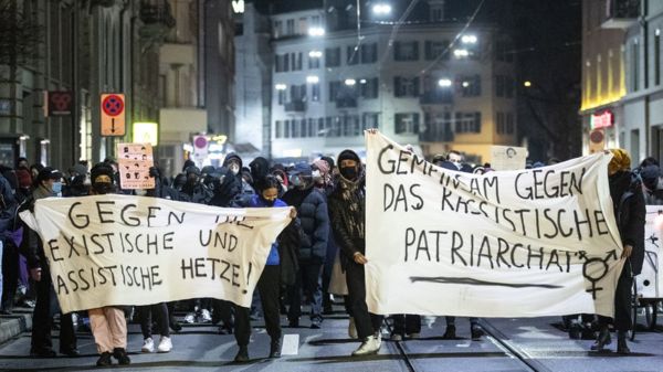 Без паранджи. Жители Швейцарии на референдуме поддержали запрет закрывать лицо