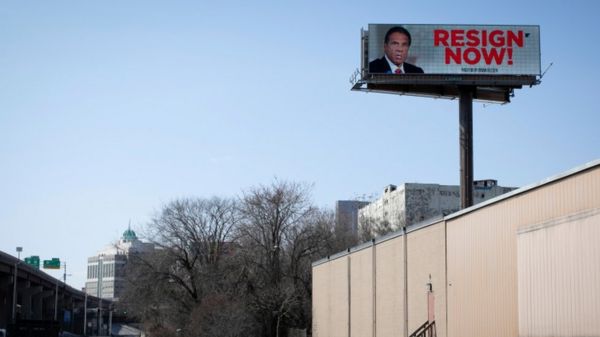 Губернатор Нью-Йорка был звездой либеральной Америки. Теперь его обвиняют в харассменте и сокрытии данных о смертях от Covid-19