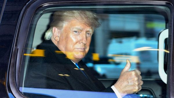 Дайджест: ЕС грозит запретить экспорт вакцин в Британию, Трамп хочет запустить свою соцсеть