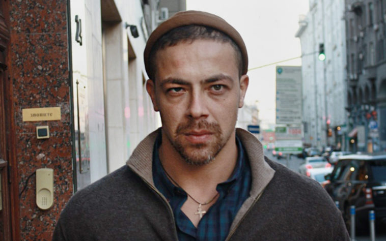 Актер Андрей Лавров из сериала &laquo;След&raquo; попытался напасть с ножом на автоинспектора