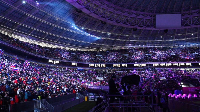 &laquo;Аншлага не было&raquo;. Песков заявил, что &laquo;Лужники&raquo; на концерте с Путиным были заполнены наполовину