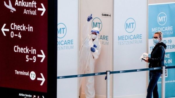 Коронавирус в мире: Германия ужесточает контроль на границе, Франция в "зоне высокого риска"