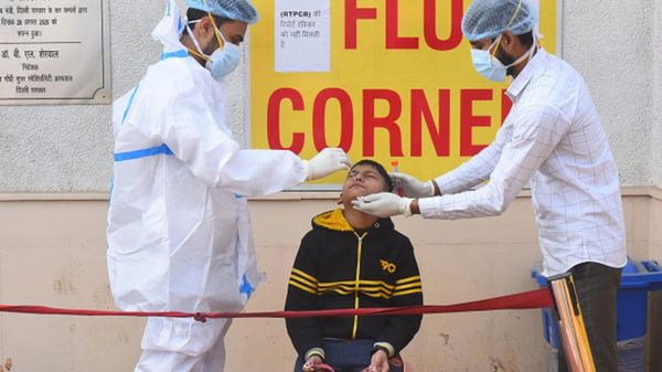 Коронавирус в мире: угроза четвертой волны в США и карантин на "Евровидении"