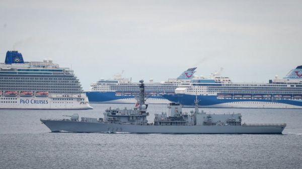 Дайджест: ЕС грозит запретить экспорт вакцин в Британию, Трамп хочет запустить свою соцсеть