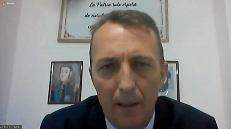 "Думал, это шифровки. Оказалось, кириллица". В Буэнос-Айресе допрашивают свидетелей по делу о чемоданах с кокаином в посольской школе РФ