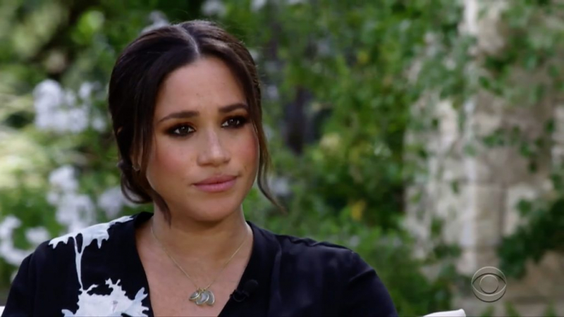 Дайджест: Букингемский дворец думает, как ответить на интервью Меган и Гарри; привитые в США снимут маски