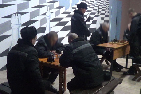 Когда пытки становятся "рабочими буднями": Ольга Романова &ndash; о происходящем в колониях Владимирской области и всей России