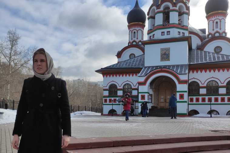 Любовь Соболь посетила службу в церкви, нарушив условия домашнего ареста