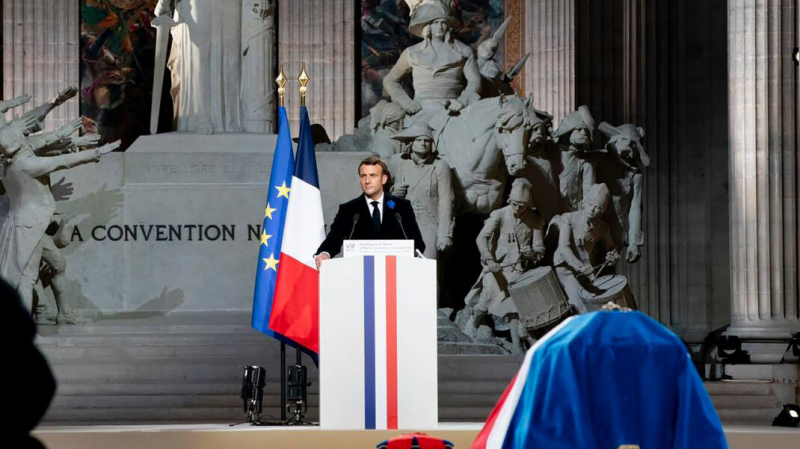 Макрон заявил о новом типе мировой войны из-за России и гонки вакцин от COVID-19