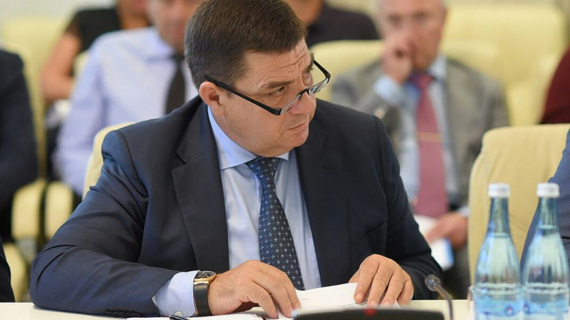 Мэра Майкопа задержали по делу о вымогательстве. Его подозревают в угрозах фермеру из-за участка земли