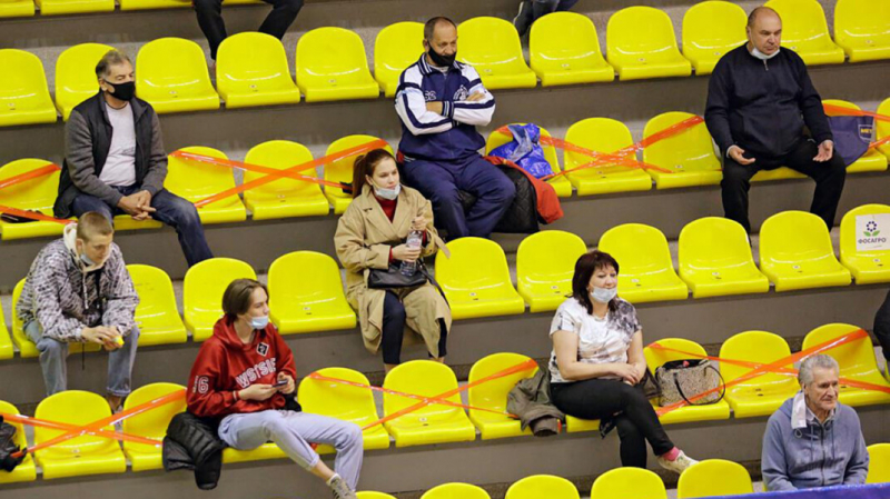 Московские власти вводят автоматический контроль за соблюдением масочного режима. Пока только на стадионах