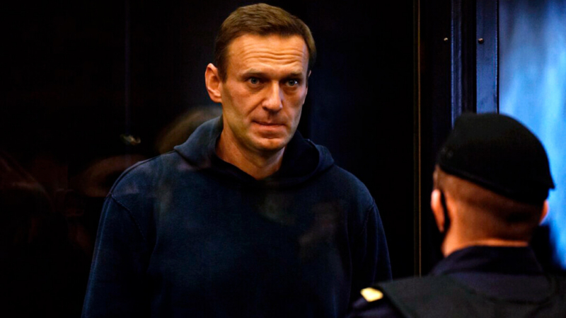 &laquo;На наших глазах страдает человек&raquo;. Российские врачи призвали власти немедленно оказать помощь Навальному