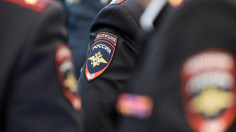 На троих сотрудниц полиции в Кемерове, которые проигнорировали звонки соседей убитой девушки, завели дело