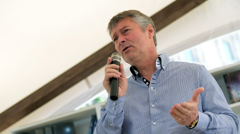 «Не хочу тратить время на несбыточные проекты». Евгений Ройзман рассказал о предвыборных предложениях