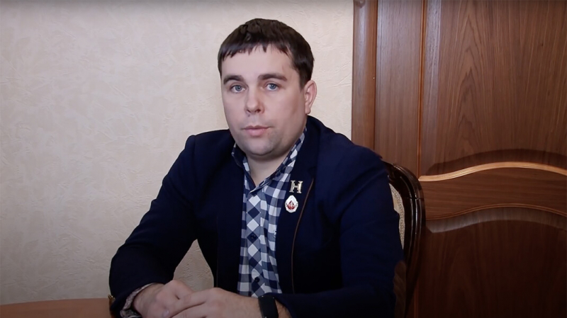 Поддержавший Навального полицейский потребовал восстановить его на службе через суд