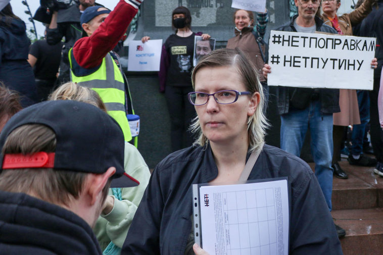 Суд оставил в силе штраф Марине Литвинович из-за акции против поправок в Конституцию