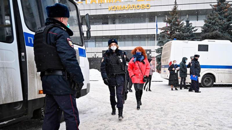 &laquo;Устрашающая акция перед думской кампанией&raquo;: задержания на форуме независимых депутатов курировала ФСБ