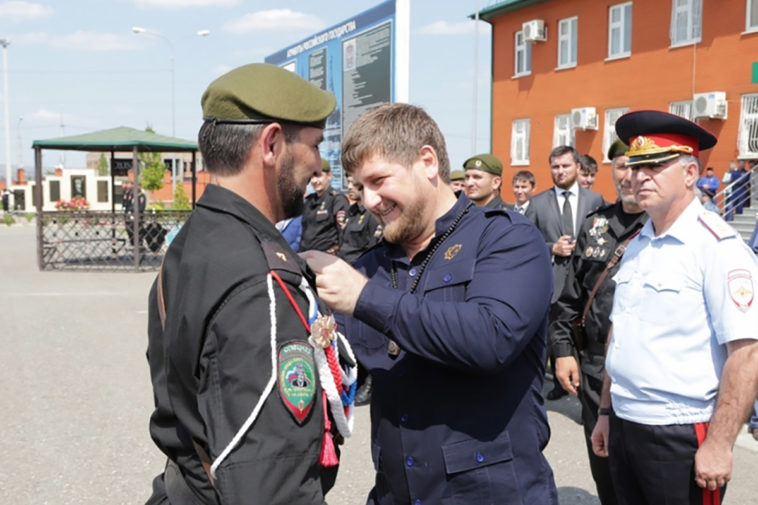 В Чечне задержали родственников экс-силовика, рассказавшего о казнях в полку Кадырова