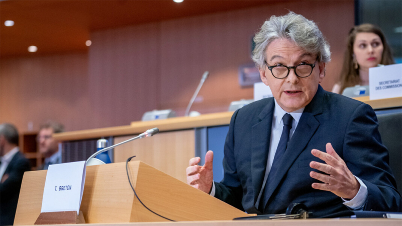 В Евросоюзе заявили об отсутствии необходимости в российской вакцине &laquo;Спутник V&raquo;