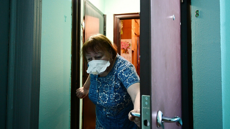 В Петербурге 15 человек задержали за продажу пенсионерам «защиты от вирусов»