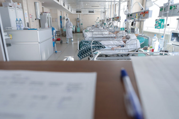 В России выявили 10 083 новых случая заражений коронавирусом за сутки