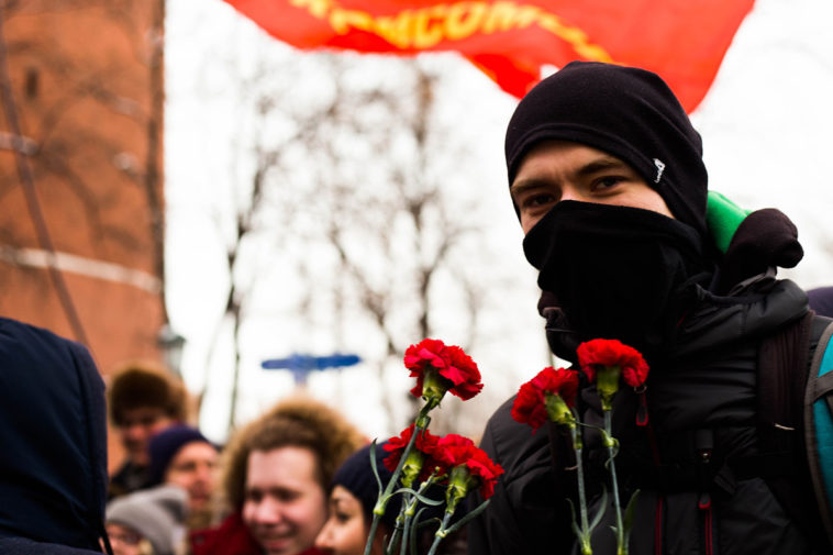 В волгоградском вузе полиция применила газ при задержании участника акции 31 января