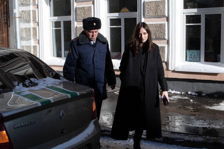 Вупи Голдберг, Колин Фаррел  и другие актеры потребовали освободить Марию Алехину и Люсю Штейн