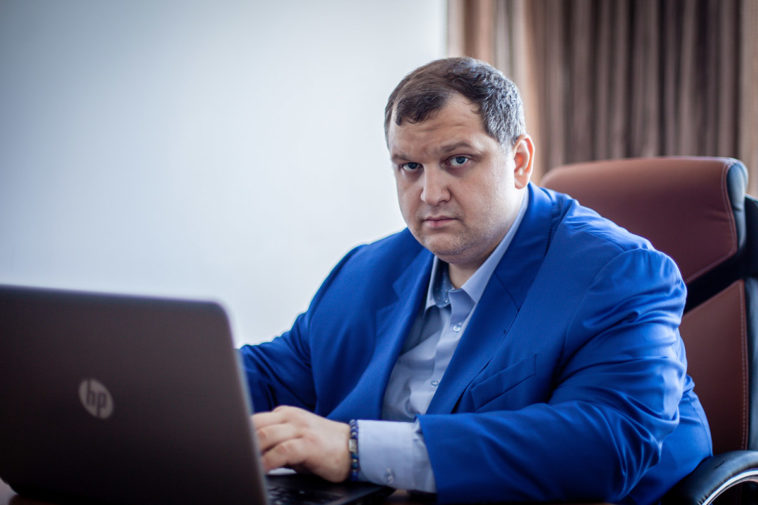 Замглавы «Комитета за гражданские права» приговорили к 4 годам колонии