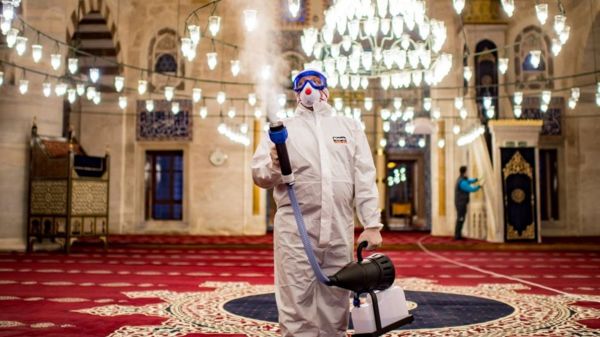 Коронавирус в Турции: власти пытаются сдержать новую волну и обещают жесткие меры