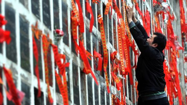В Китае раскрыли аферу с подменой трупов. Всему виной запрет на похороны
