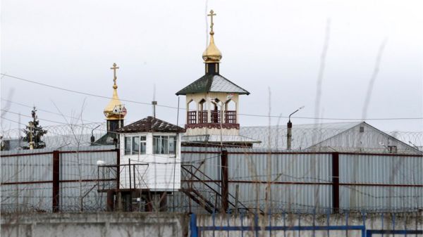 Дайджест: российские войска у границ Украины и Навальный в медчасти ИК-2