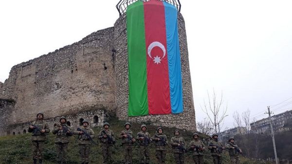 Премьер-министр Армении Никол Пашинян подал в отставку. Но отдавать власть не собирается