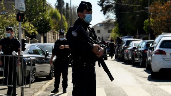 Нападение с ножом во французском городе Рамбуйе. Убита полицейская