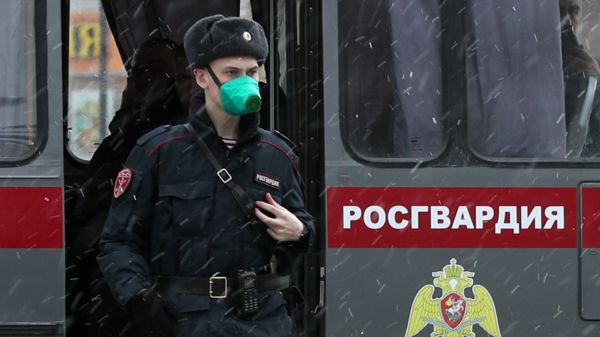 Силовики застрелили уральца, подозреваемого в краже обоев. Теперь его судят посмертно, а дело засекретили