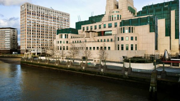 Дайджест: первое обращение Байдена к конгрессу и предупреждение Путину от МИ-6