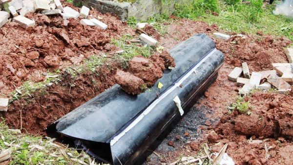 В Китае раскрыли аферу с подменой трупов. Всему виной запрет на похороны