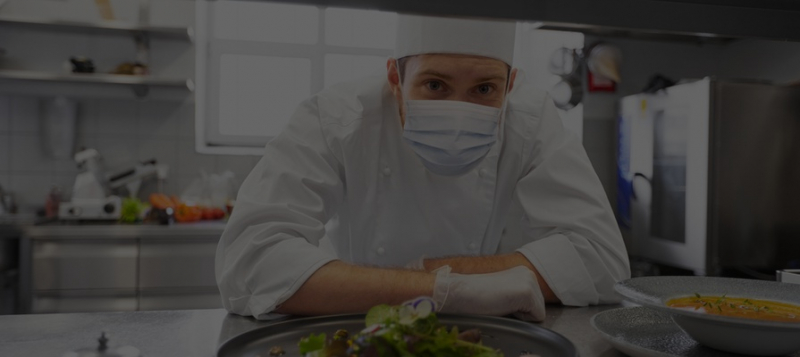 Бизнес восстанавливается: оборот российского рынка общепита вырос впервые после начала пандемии 