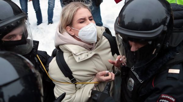 Российская оппозиция перенесла протесты на весну. На что она рассчитывает?