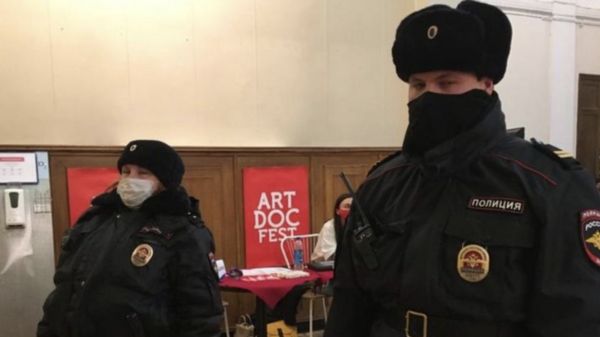 Дом кино наказали за &ldquo;Артдокфест&rdquo;. Роспотребнадзор выиграл суд в Петербурге