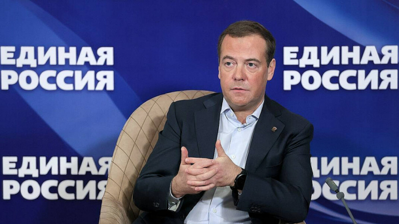 Доходы Медведева выросли больше чем на 60% после его ухода из правительства