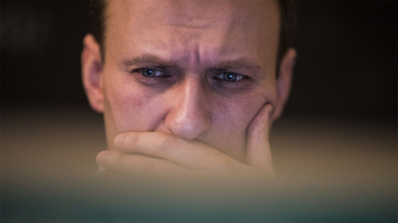 Джуд Лоу, Роулинг, Камбербэтч и другие деятели культуры призвали Путина допустить к Навальному врачей